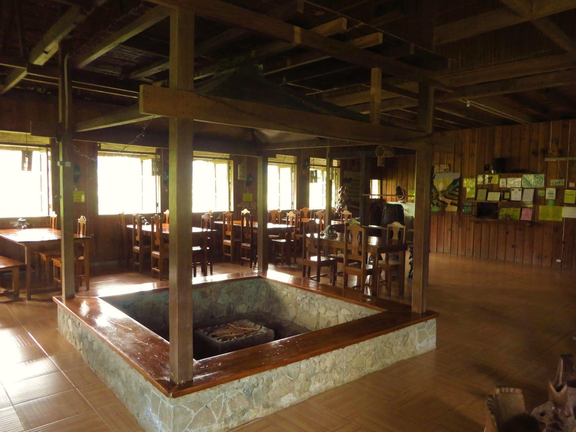 Native Village Inn Банауе Екстер'єр фото